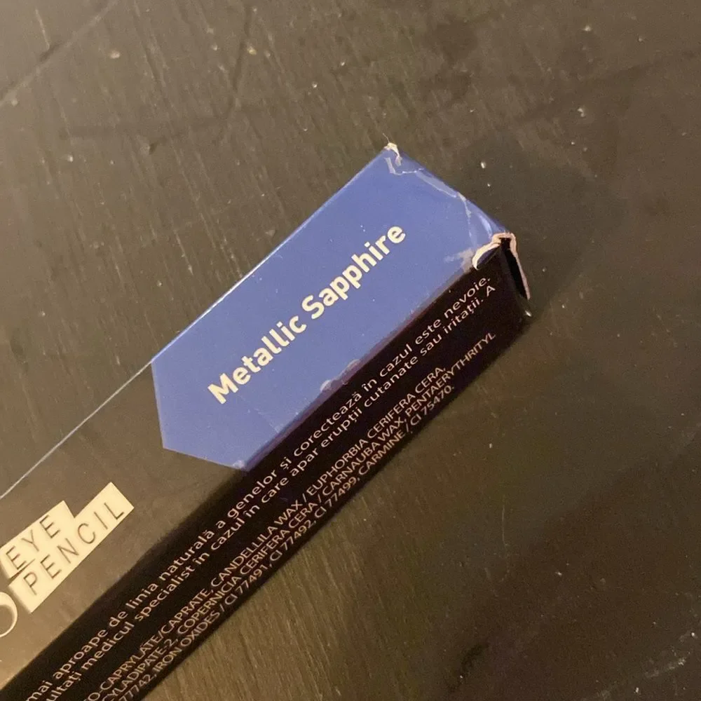 Farmasi Eyeliner Pencil - 90 Metallic Sapphire